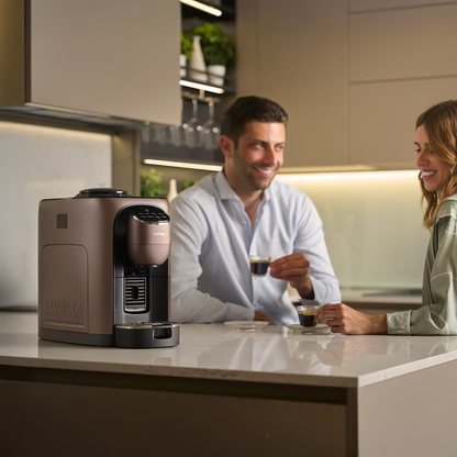 Кафемашина Lavazza Assoluta от зърно до чаша